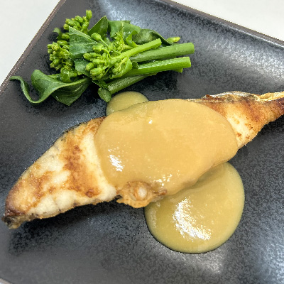 サワラのムニエル～白味噌ソースがけ～