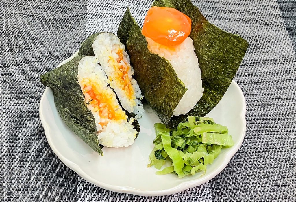 卵の黄身の味噌漬け入りおにぎり